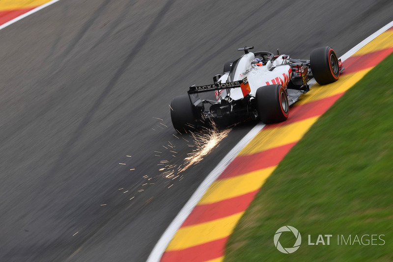 5. Romain Grosjean, Haas F1 Team VF-18 sparks