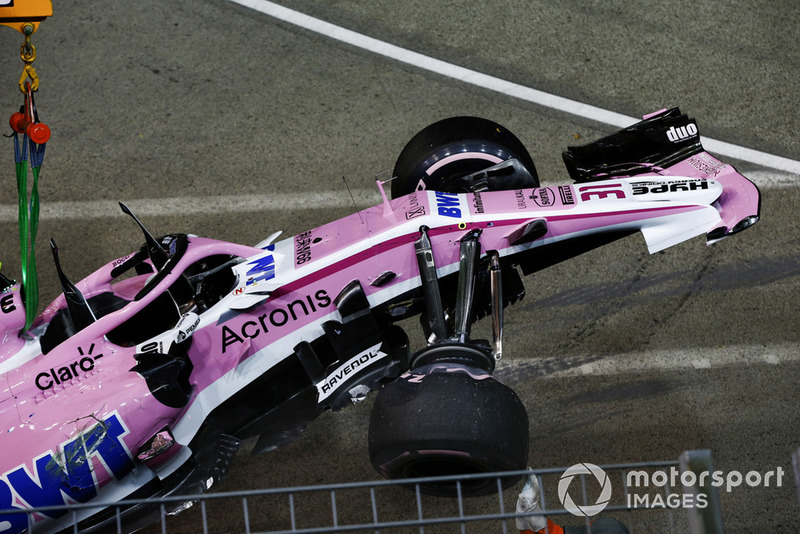 Usuwanie rozbitego samochodu Estebana Ocona, Racing Point Force India VJM11