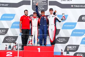 Podio: il vincitore della gara Gabriele Tarquini, BRC Racing Team Hyundai i30 N TCR, il secondo classificato Aurélien Comte, DG Sport Competition Peugeot 308TCR, il terzo classificato Kevin Ceccon, Team Mulsanne Alfa Romeo Giulietta TCR