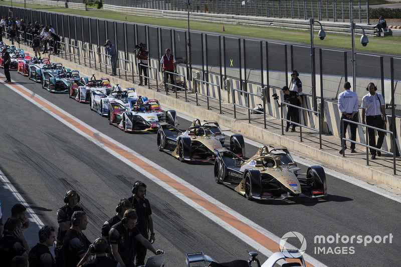 2018/19 Season 5 cars line up in the pit lane starting withAndre Lotterer, DS TECHEETAH, DS E-Tense FE19 and Jean-Eric Vergne, DS TECHEETAH, DS E-Tense FE19