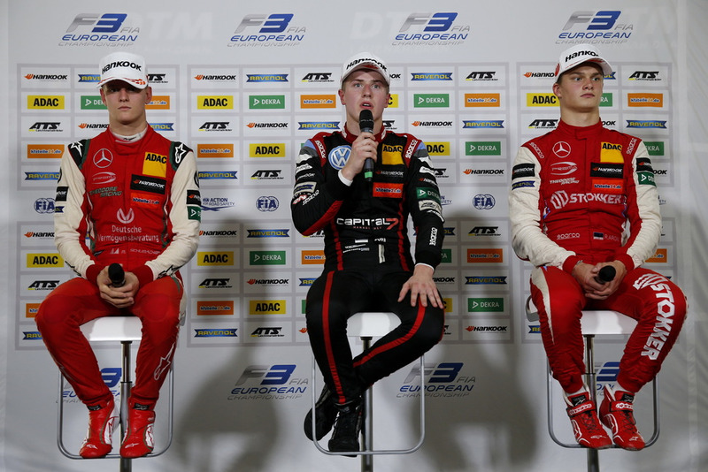 Conferencia de prensa, Mick Schumacher, PREMA Theodore Racing Dallara F317 - Mercedes-Benz, Jüri Vips, Motopark Dallara F317 - Volkswagen, Ralf Aron, PREMA Theodore Racing Dallara F317 - Mercedes-Benz