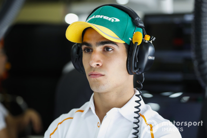 Sergio Sette Camara dans le garage McLaren