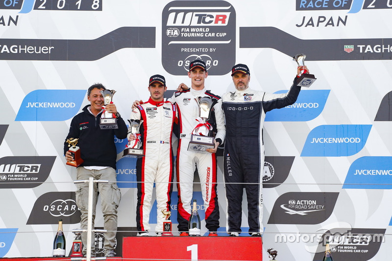 Podio: Ganador, Kevin Ceccon, Team Mulsanne Alfa Romeo Giulietta TCR, segundo, Aurélien Comte, DG Sport Competition Peugeot 308TCR, tercero, Yvan Muller, YMR Hyundai i30 N TCR