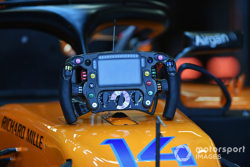 McLaren MCL33 steering wheel