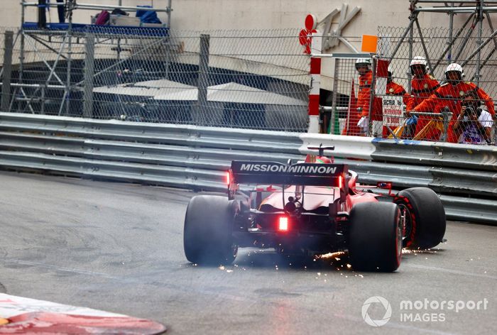 Charles Leclerc, Ferrari SF21, choca al final de la clasificación