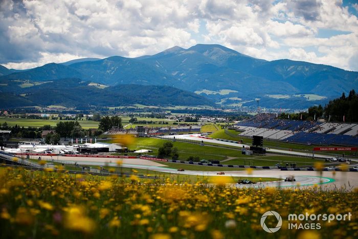 Esteban Ocon, Alpine A521, Lance Stroll, Aston Martin AMR21