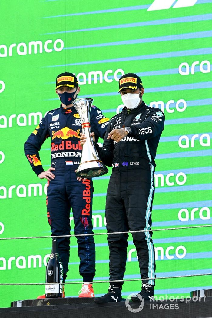 Podio : ganador de la carrera Lewis Hamilton, Mercedes