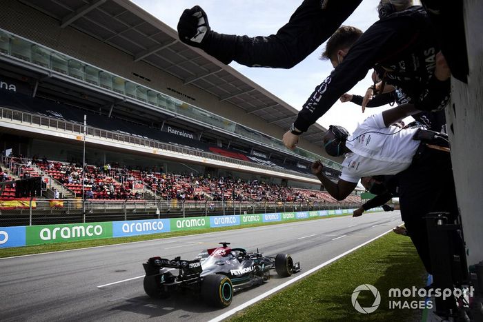 Lewis Hamilton, Mercedes W12, 1ª posición, se lleva la victoria