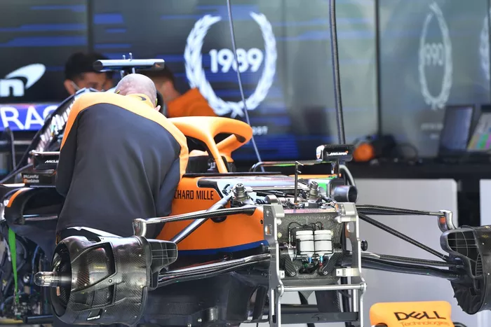 Detalle frontal del McLaren MCL35M
