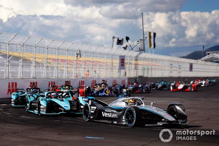 Stoffel Vandoorne, Mercedes Benz EQ, EQ Silver Arrow 02, Mitch Evans, Jaguar Racing, Jaguar I-TYPE 5, Sam Bird, Jaguar Racing, Jaguar I-TYPE 5