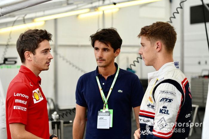 Charles Leclerc, Ferrari, Lorenzo Tolotta-Leclerc y el piloto de F4 Sauber Junior Team Arthur Leclerc