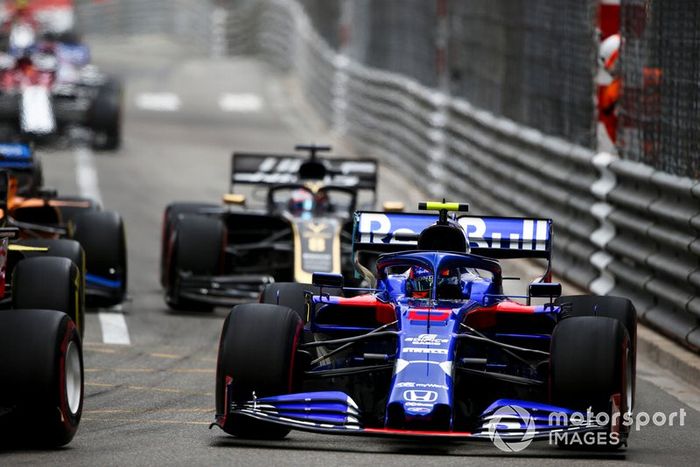Alexander Albon, Toro Rosso STR14 al inicio