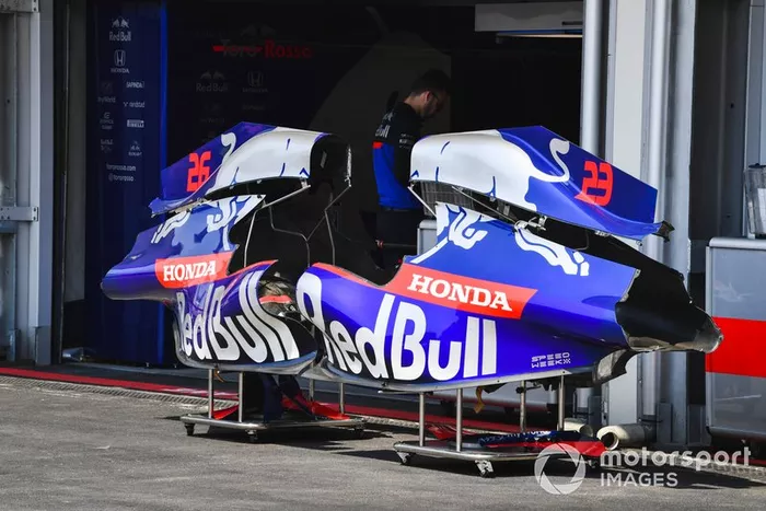 Cubierta motor delToro Rosso STR14 