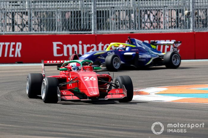 Sarah Moore, Scuderia W.