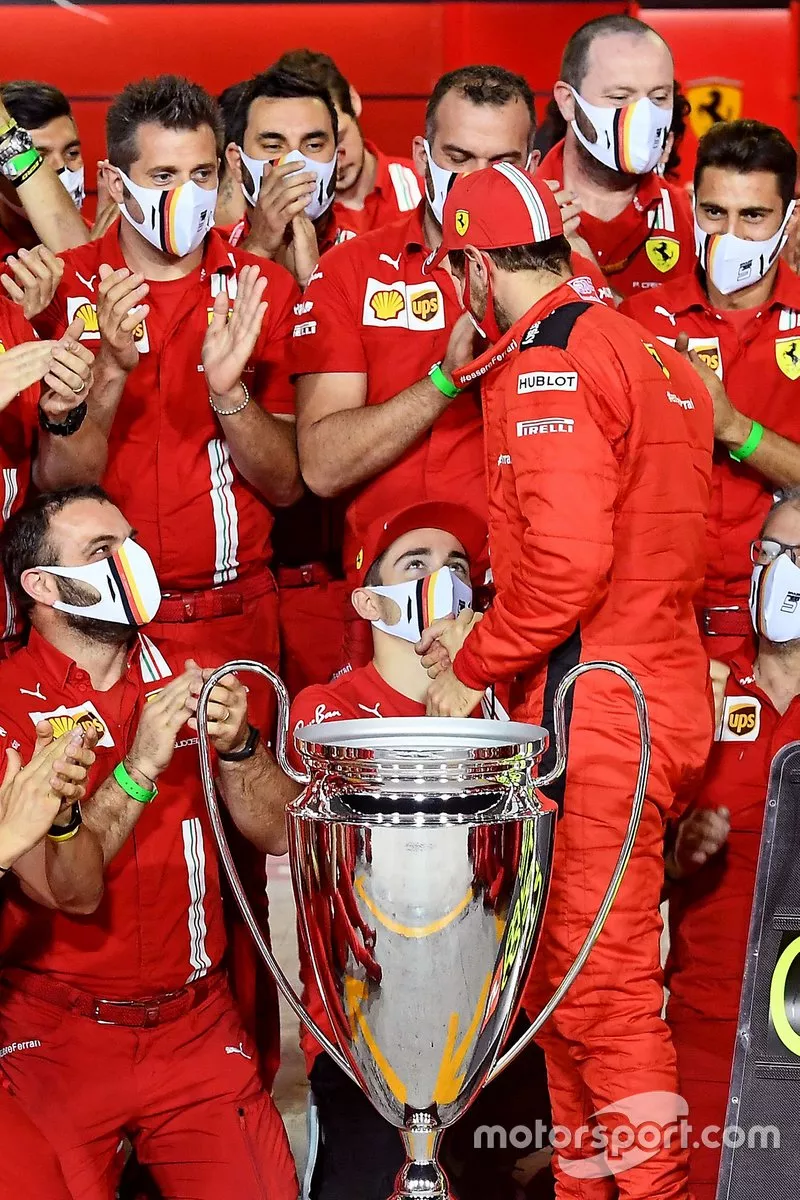 Sebastian Vettel, Ferrari y Charles Leclerc, Ferrari con el equipo