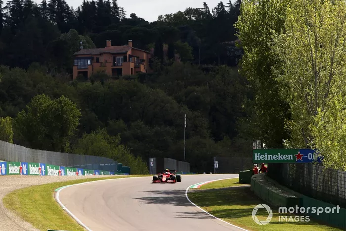 Carlos Sainz Jr., Ferrari SF21