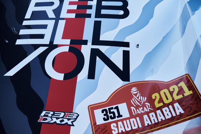 Embarque del Dakar 2021 en Marsella