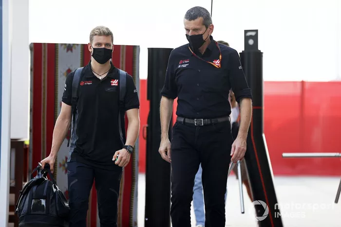 Guenther Steiner, Team Principal, Haas F1 y Mick Schumacher