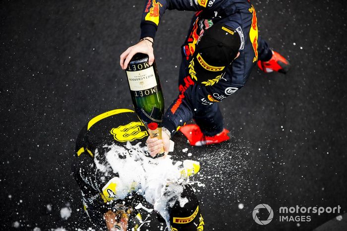 Podio: tercer lugar Daniel Ricciardo, Renault F1 y el segundo lugar Max Verstappen, Red Bull Racing