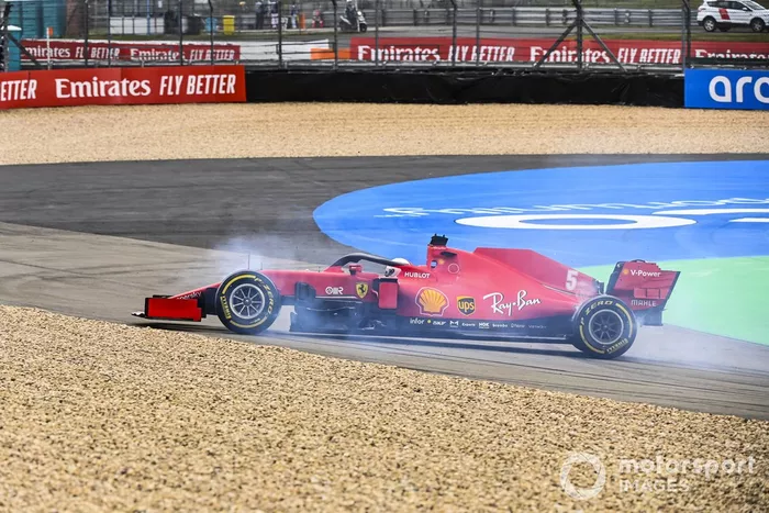 Sebastian Vettel, Ferrari SF1000 hace un trompo
