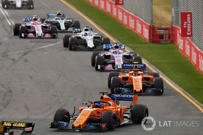 Fernando Alonso, McLaren MCL33 Renault, Stoffel Vandoorne, McLaren MCL33 Renault, Sergio Perez, Force India VJM11 Mercedes, y Lance Stroll, Williams FW41 Mercedes