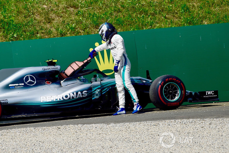 Valtteri Bottas, Mercedes-AMG F1 W09 retires from the race