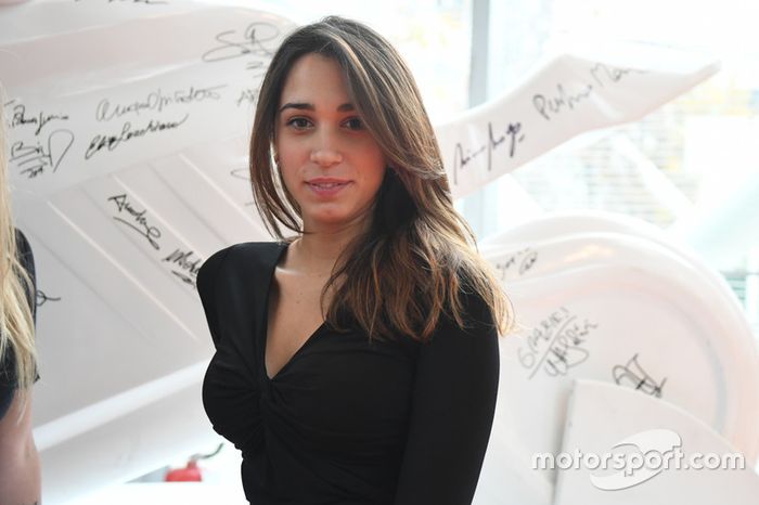 Las chicas en el Salón del Automóvil de Bolonia 2017