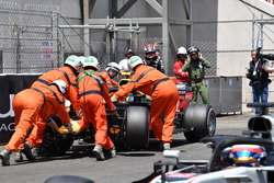 Max Verstappen, Red Bull Racing RB14 après son crash