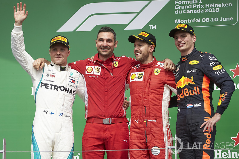 Valtteri Bottas, Mercedes AMG F1, Nicola Bariselli, Race Engineer, Ferrari, Sebastian Vettel, Ferrar