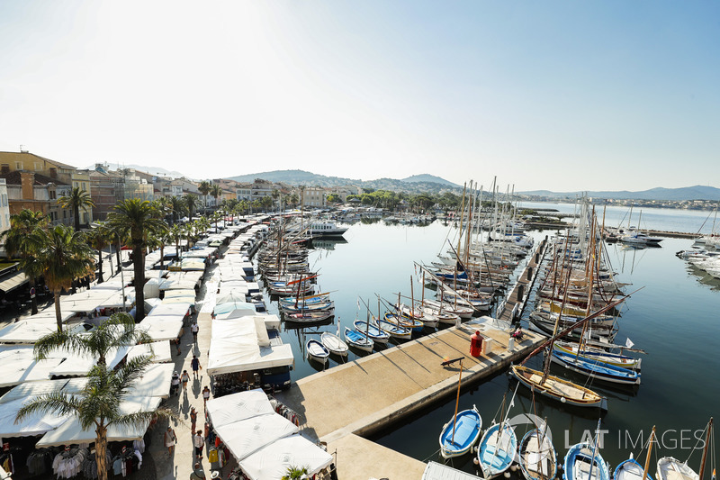 The market and marina in Sanary sur Mer