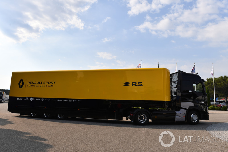 Renault Sport F1 Team truck