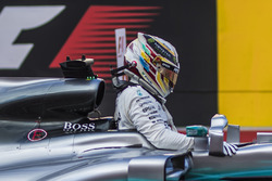 Polesitter Lewis Hamilton, Mercedes-Benz F1 W08 in parc ferme