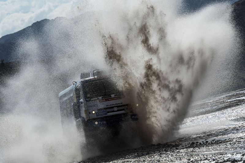 #500 Team Kamaz Master: Eduard Nikolaev, Evgeny Yakovlev, Vladimir Rybakov