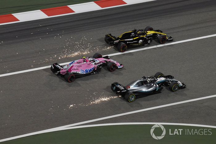 Lewis Hamilton, Mercedes-AMG F1 W09 EQ Power , Esteban Ocon, Force India VJM11 ayNico Hulkenberg, Renault Sport F1 Team R.S. 18