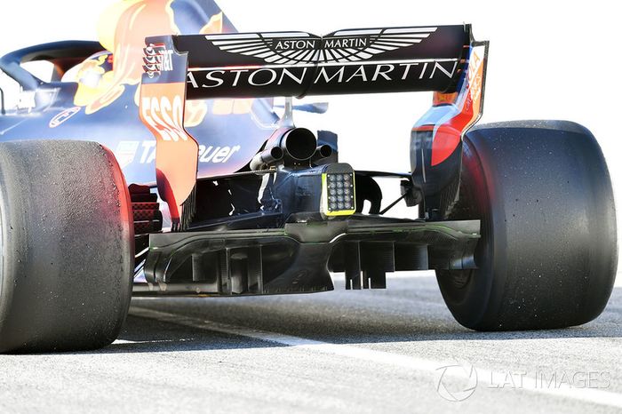 Max Verstappen, Red Bull Racing RB14, detalle trasero