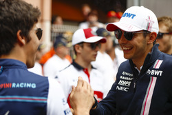 Esteban Ocon, Force India, talks to Lance Stroll, Williams Racing