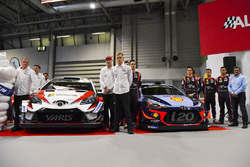 Le team Toyota WRC, avec Tommi Makinen, Jari-Matti Lavala, Ott Tanak et Esapekka Lappi, et le team Hyundai, avec Dani Sordo, Thierry Neuville, Hayden Paddon et Michel Nandan