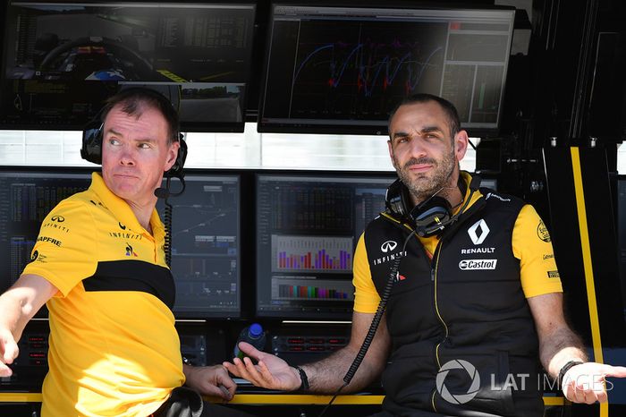 Alan Permane, Renault Sport F1 Team  y Cyril Abiteboul, Renault Sport F1 
