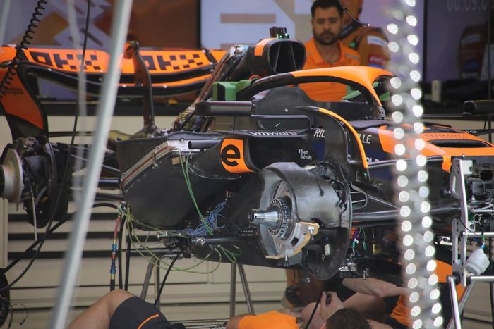 McLaren MCL38 detalle