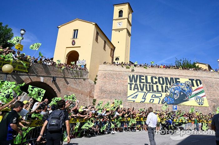 Valentino Rossi, Yamaha Factory Racing en las calles de Tavullia

