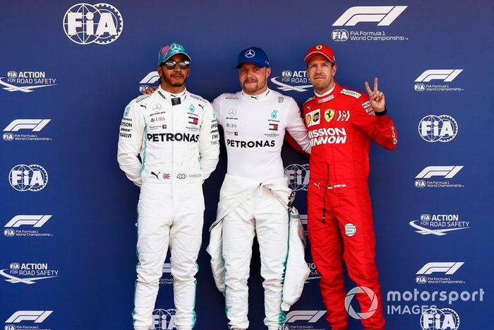 Segundo Lewis Hamilton, Mercedes AMG F1, ganador de la pole Valtteri Bottas, Mercedes AMG F1 y tercero Sebastian Vettel, Ferrari 