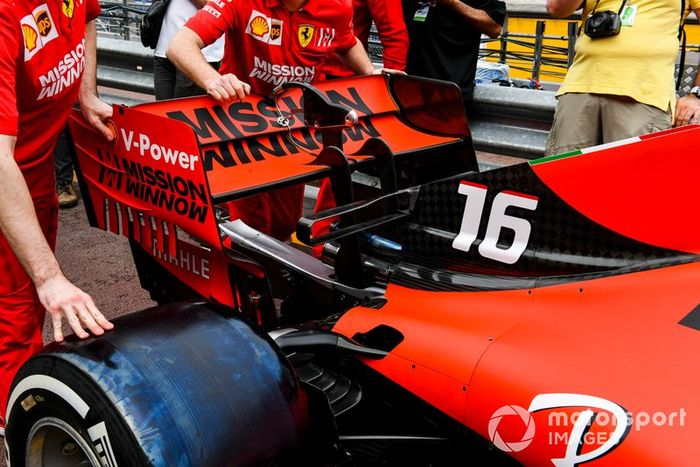 Detalle trasero del Ferrari SF90