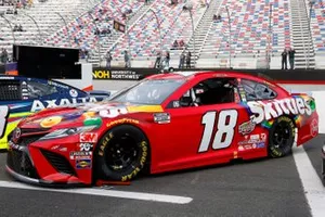 Kyle Busch, Joe Gibbs Racing, Toyota Camry Skittles