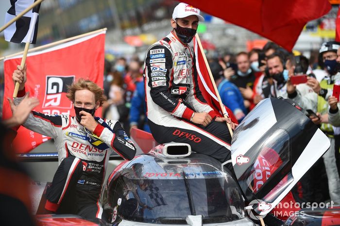 Ganadores #8 Toyota Gazoo Racing Toyota TS050: Sébastien Buemi, Kazuki Nakajima, Brendon Hartley