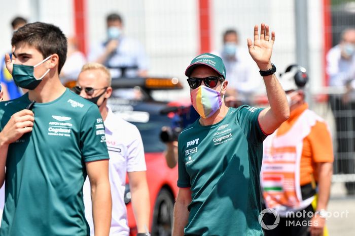 Sebastian Vettel, Aston Martin en el desfile de pilotos
