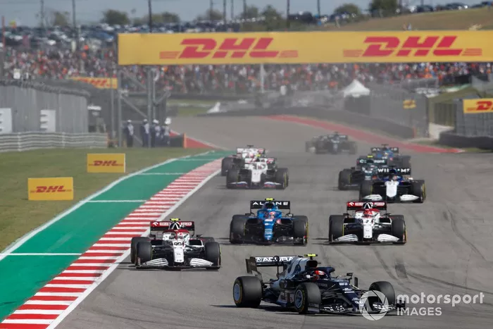 Pierre Gasly, AlphaTauri AT02, Antonio Giovinazzi, Alfa Romeo Racing C41, Esteban Ocon, Alpine A521, Kimi Raikkonen, Alfa Romeo Racing C41, y George Russell, Williams FW43B