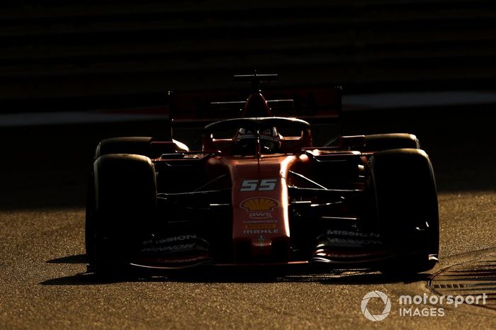 Carlos Sainz Jr., Ferrari SF90 adaptado (muleto) con los Pirelli de 18 pulgadas 