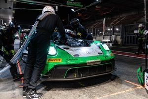#54 Dinamic GT Porsche 911 GT3 R (992): Jop Rappange, Federico Al Rifai, Eshan Pieris, Sébastien Baud