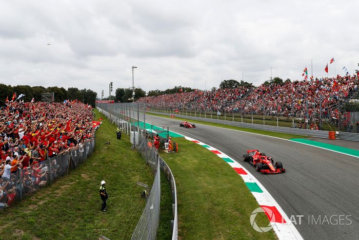 Kimi Raikkonen, Ferrari SF71H, y Sebastian Vettel, Ferrari SF71H 