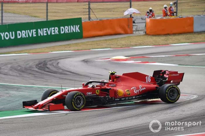 Charles Leclerc, Ferrari SF1000 hace un trompo debido a una falla eléctrica